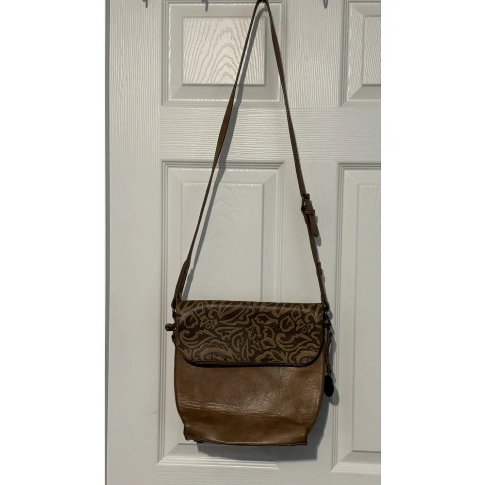 Simply Noelle Shoulder Bag Crossbody Purse Boho Faux Leather Handle Strap 11x10